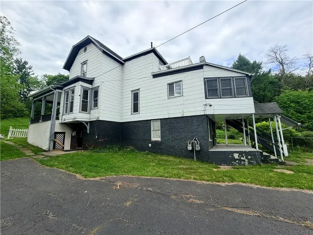 17 W 1st Street, Corning City