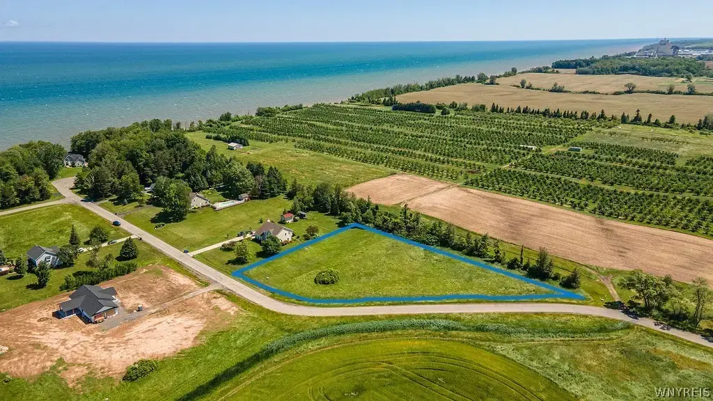 1269 Lake Pointe Drive, Newfane