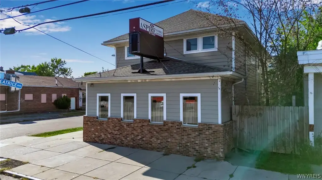 484 Ontario Street, Buffalo