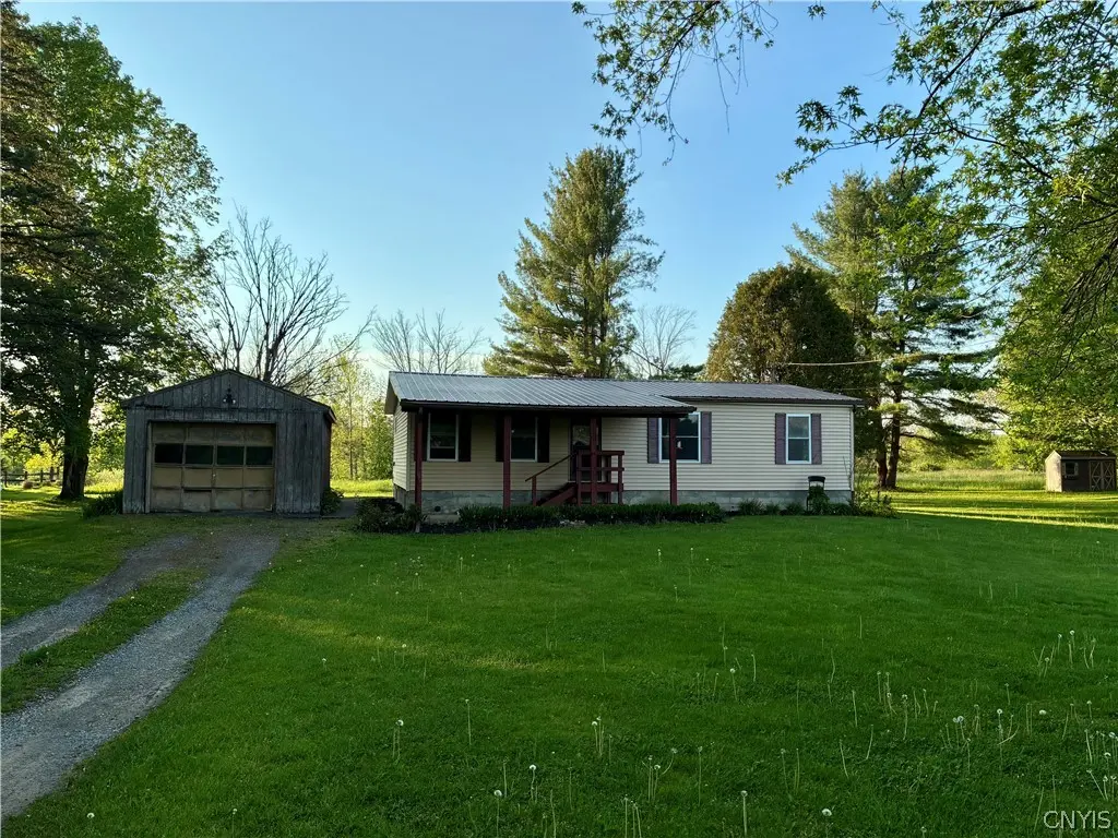 Photo of Listing #S1683300