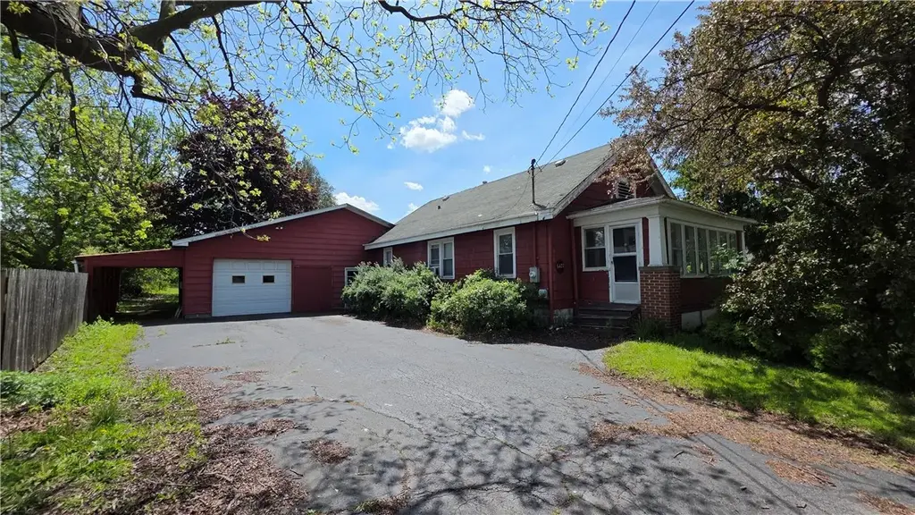 6427 State Route 96, Victor