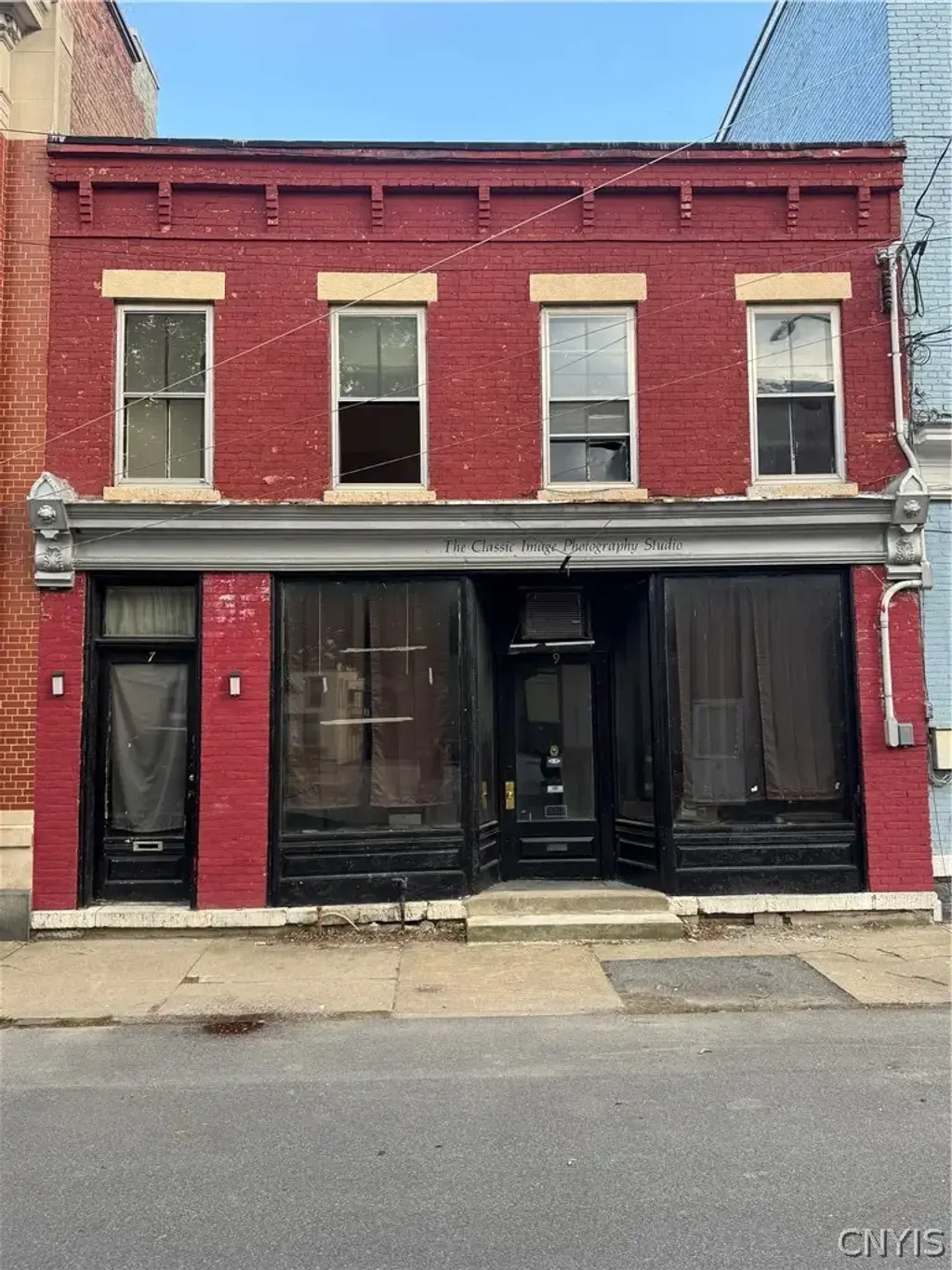7 Division Street, Minden