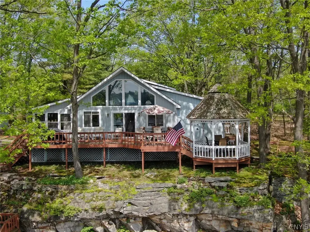 18392 Quinn Drive, Orleans