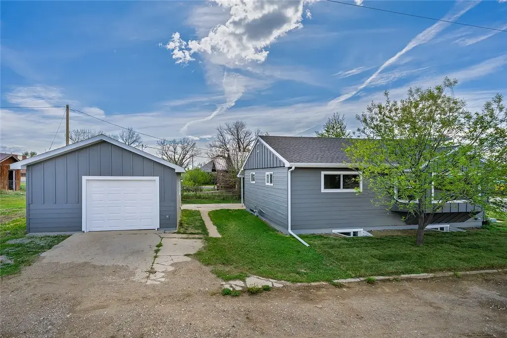 704 2nd Street Nw, Harlowton