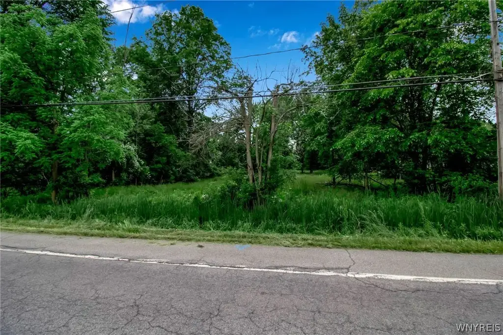 3710 E River Road, Grand Island