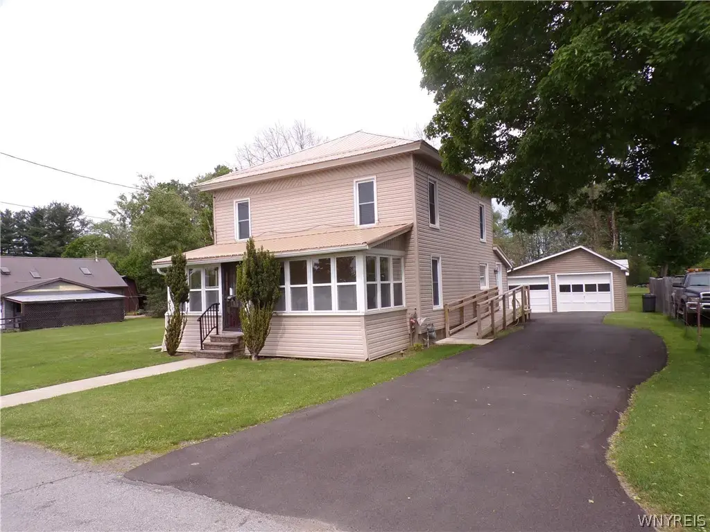 28 Noble Street, Amity