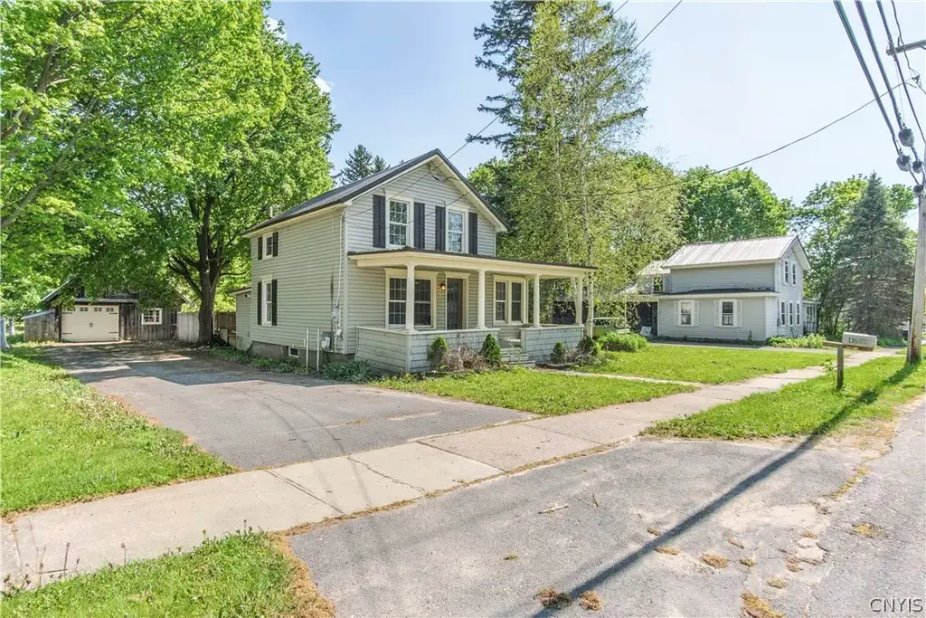 116 Maple Street, Le Ray