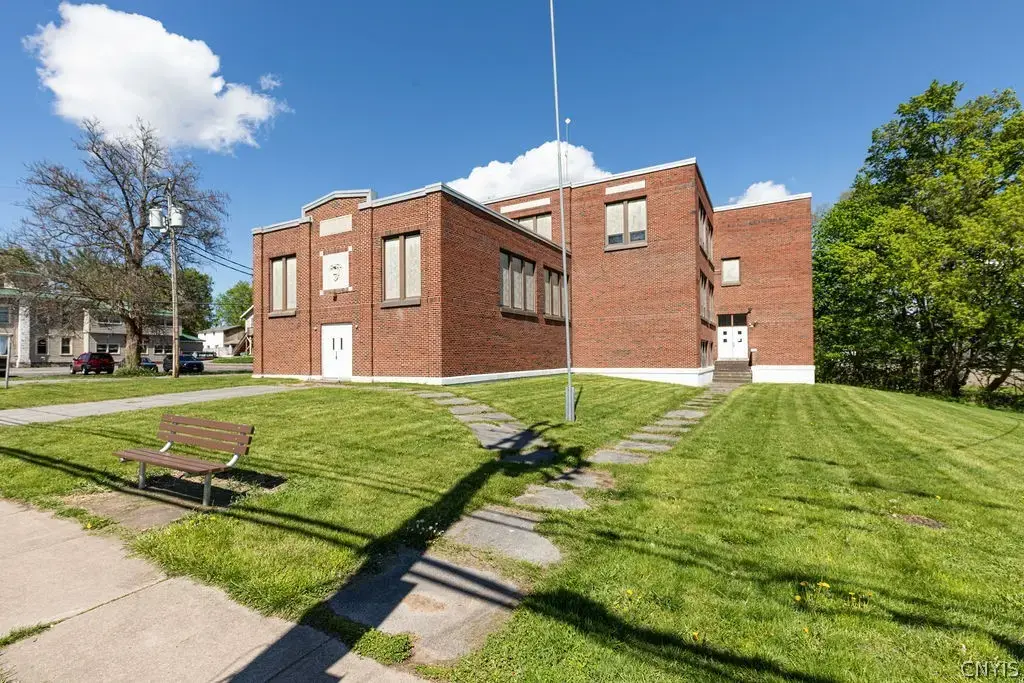 642 S Main St, Hastings