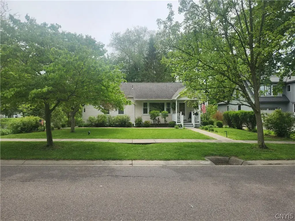 18 E Austin Street, Skaneateles