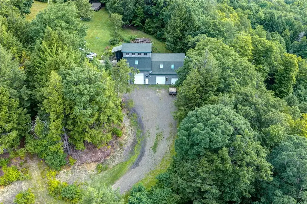 180 Campbell Hill Road, Middlefield