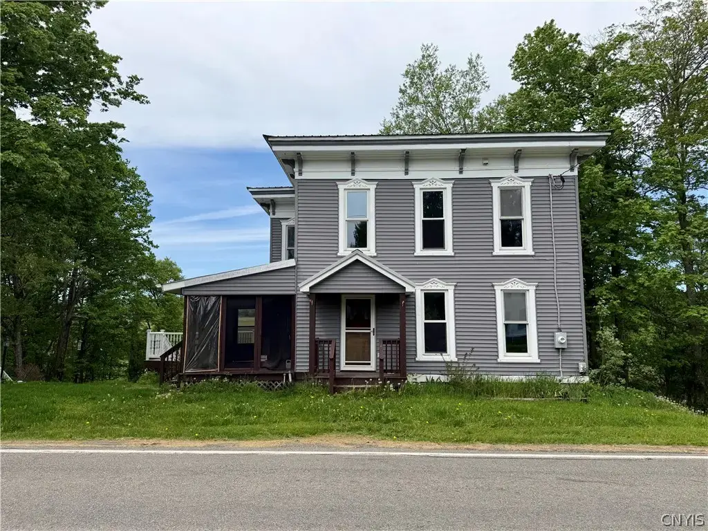 287 State Highway 26, Pitcher