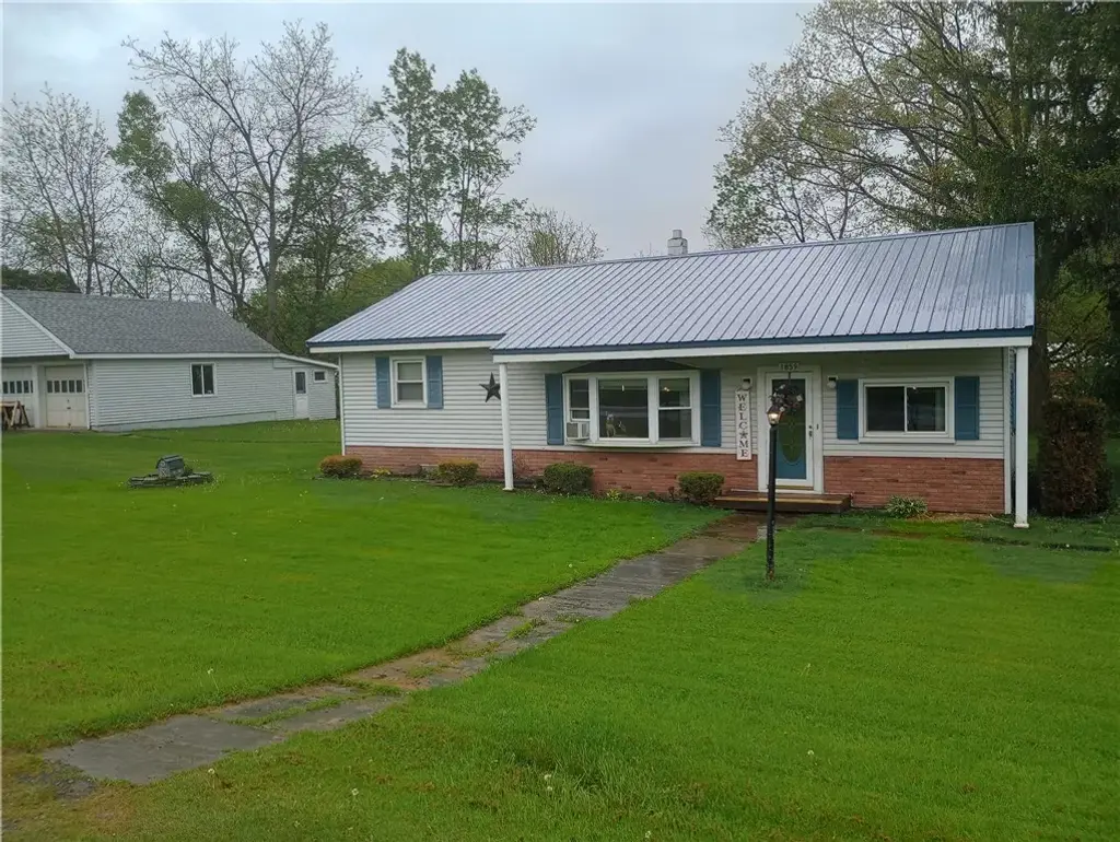 1859 State Highway 206, Masonville