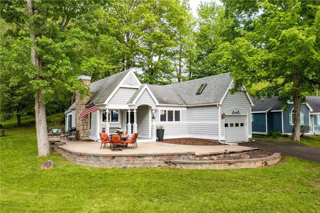 11 Chautauqua Escapes, North Harmony