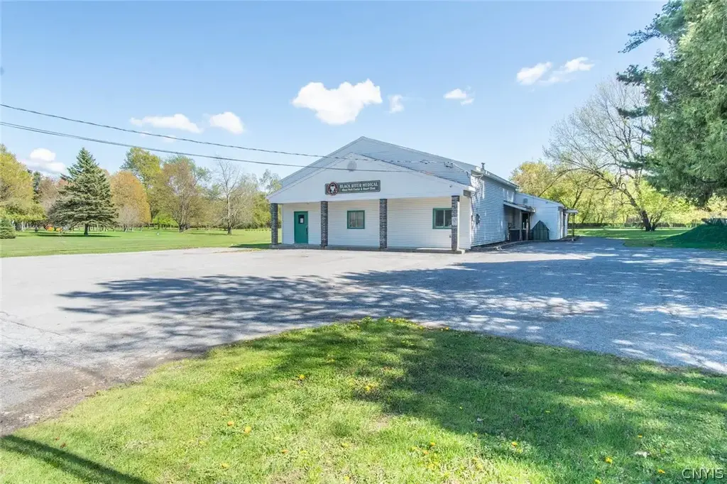 26060 State Route 3, Le Ray
