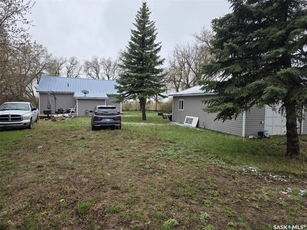700 Railway Avenue, Dysart