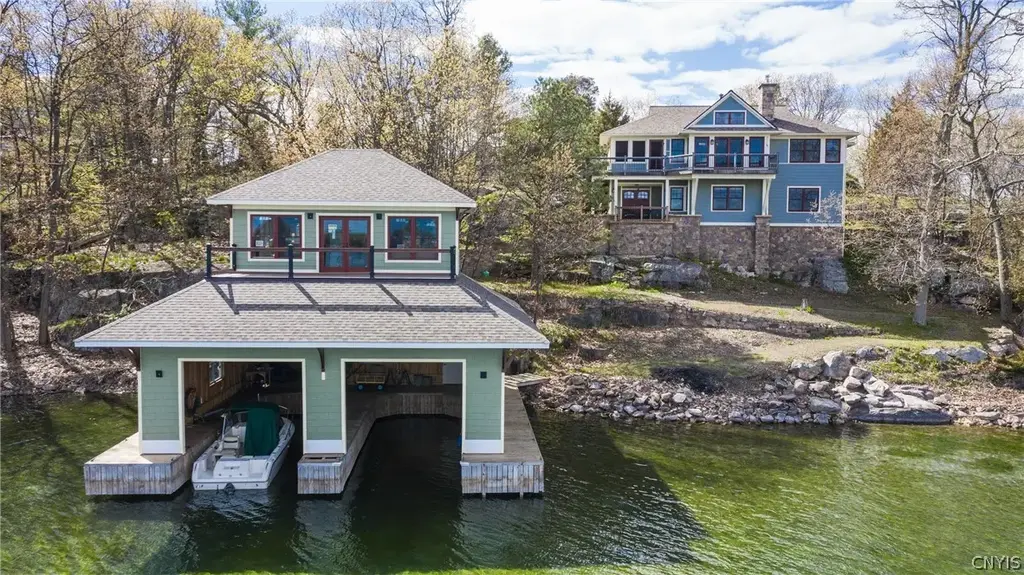 47832 Fairyland Island, Alexandria