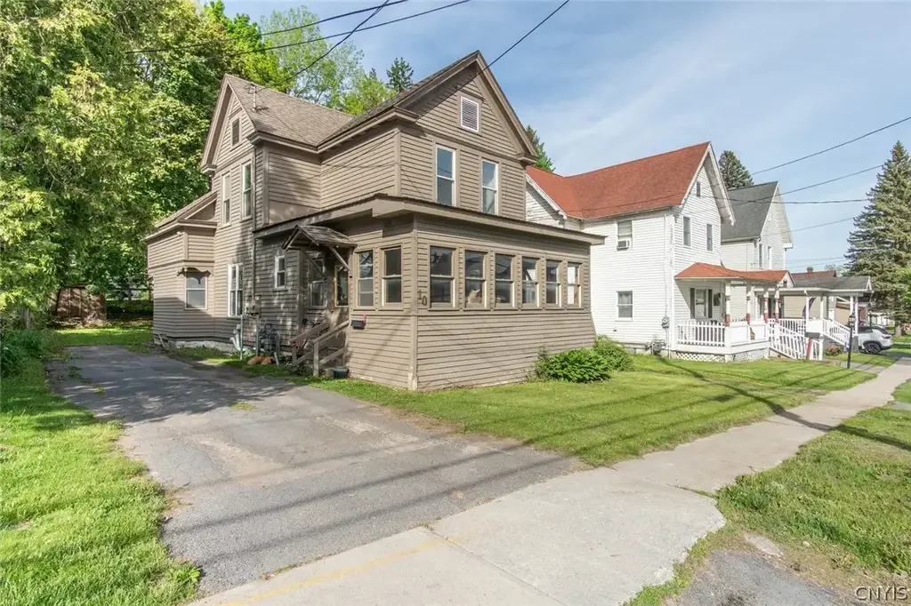 10 N Main Street, Champion