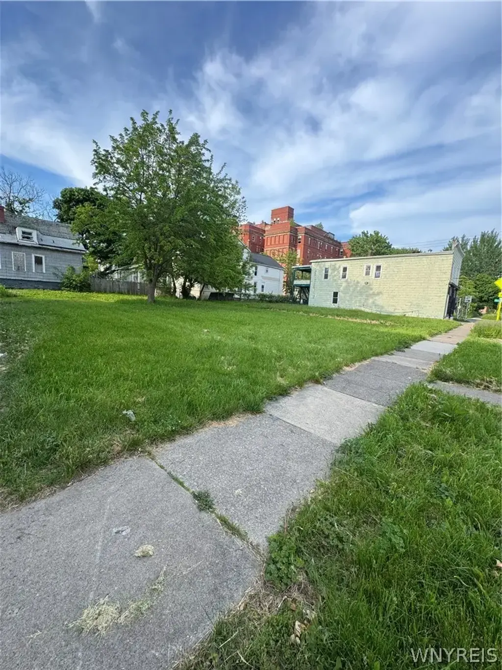 518 Ferry Avenue, Niagara Falls