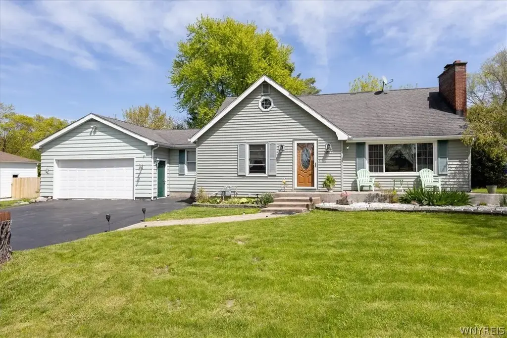 5227 Orchard Avenue, Hamburg