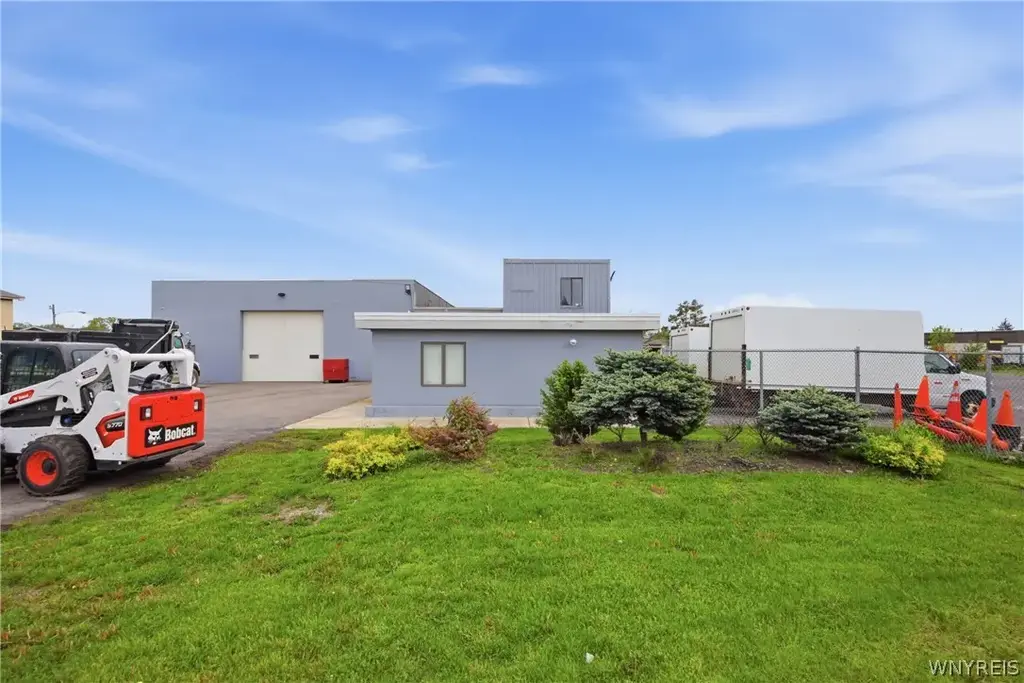 510 Ellicott Road, Cheektowaga