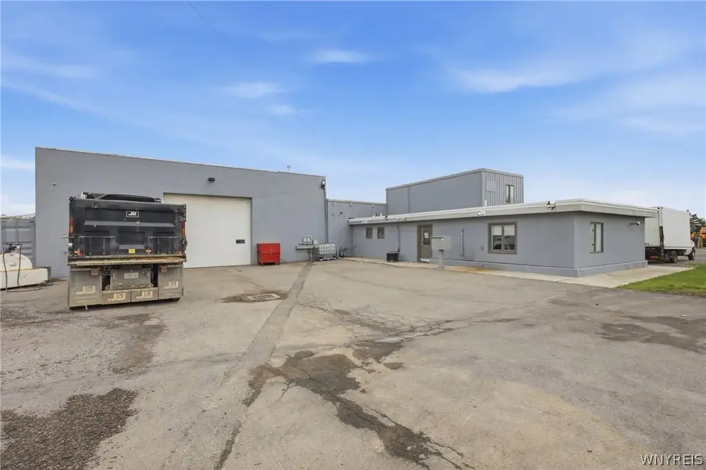 510 Ellicott Road, Cheektowaga