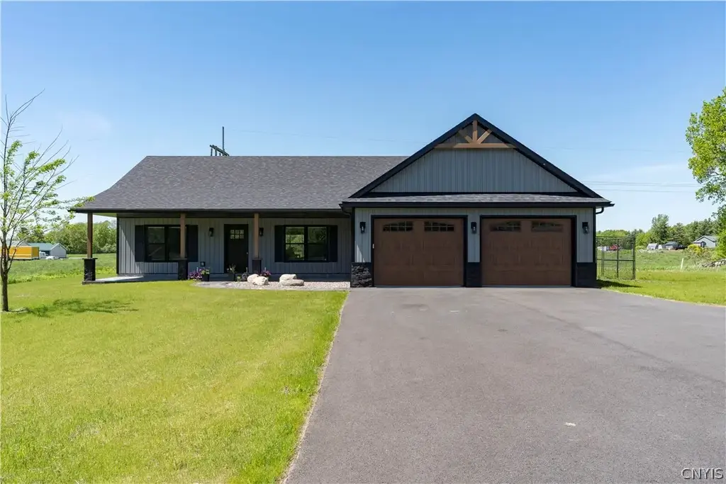 26161 State Route 283, Le Ray