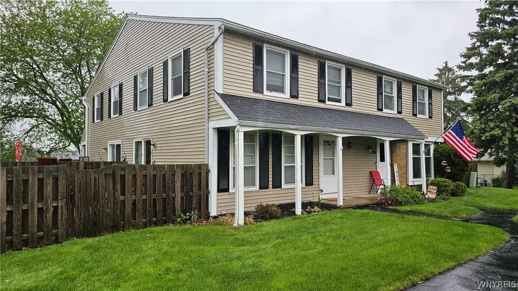 61 Springwood Drive, Webster