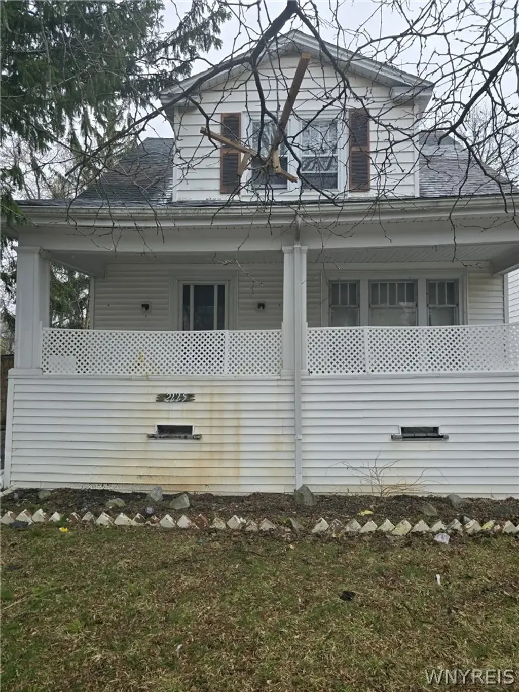 2225 South Avenue, Niagara Falls