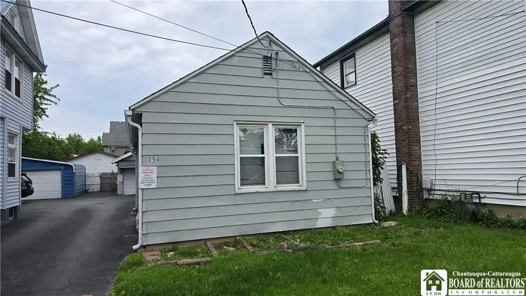 154 Maple Avenue, Dunkirk
