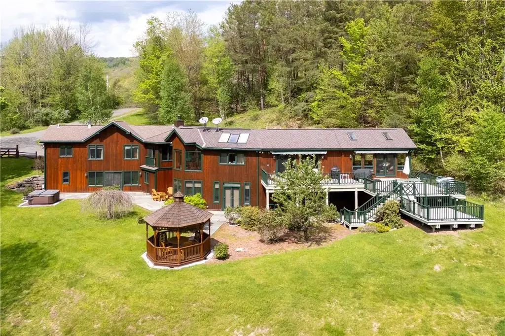 270 Kristens Ridge Road, Middletown