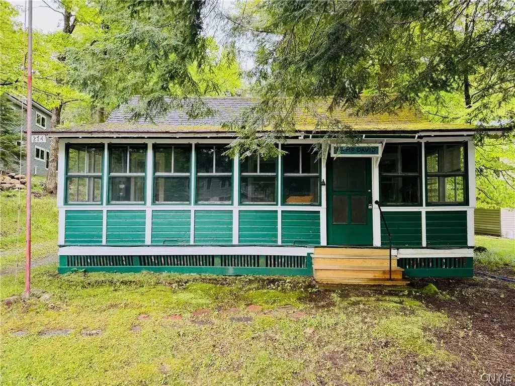 274 S Shore Road, Webb