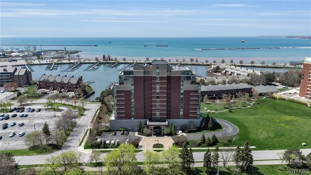 132 Lakefront Boulevard # 902, Buffalo