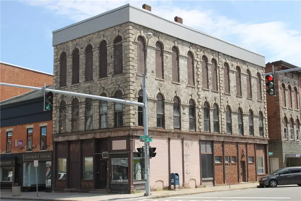 101 N Main Street, Albion