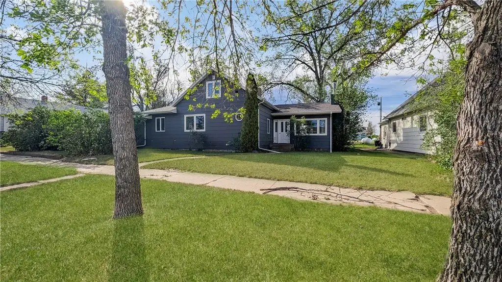406 Main Street, Froid
