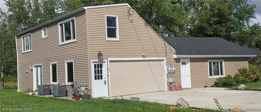 210 Westminster Road, West Seneca
