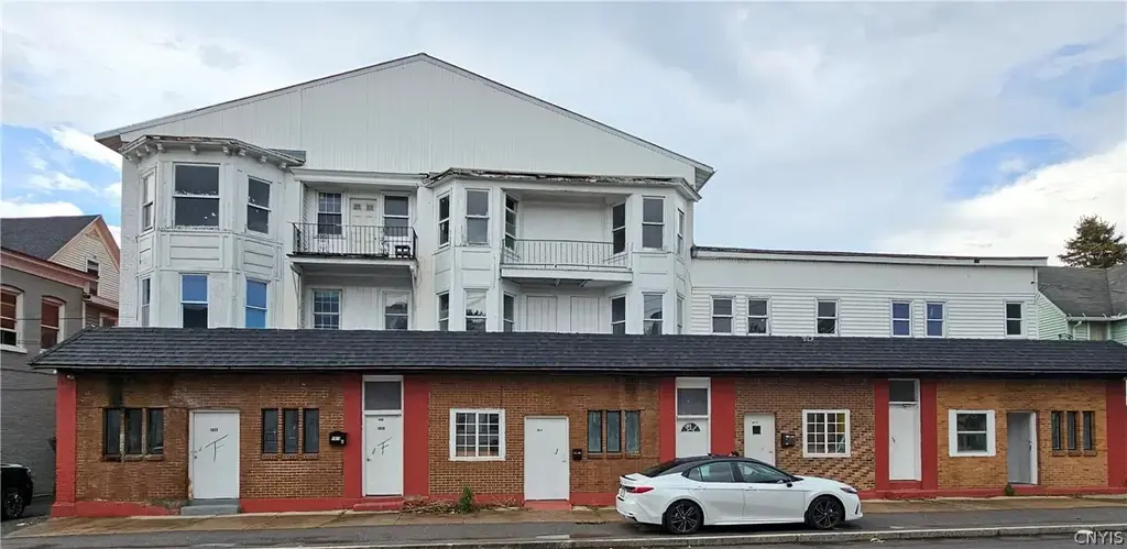 1017 Bleecker Street, Utica