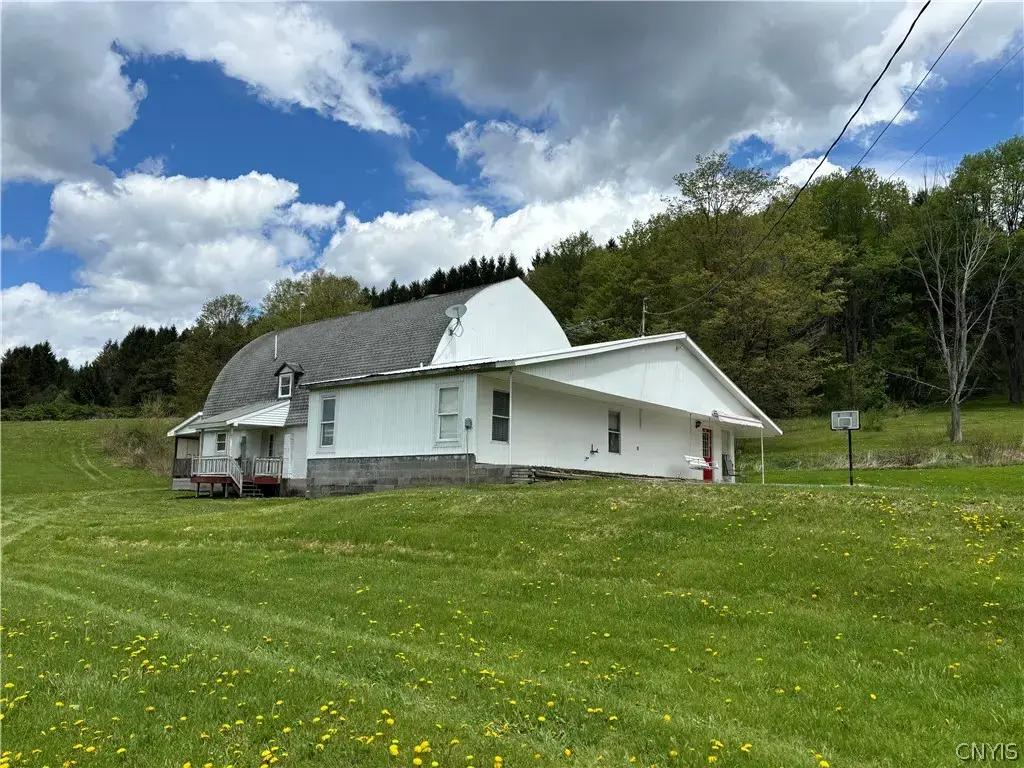 1344 Us Highway 11, Marathon