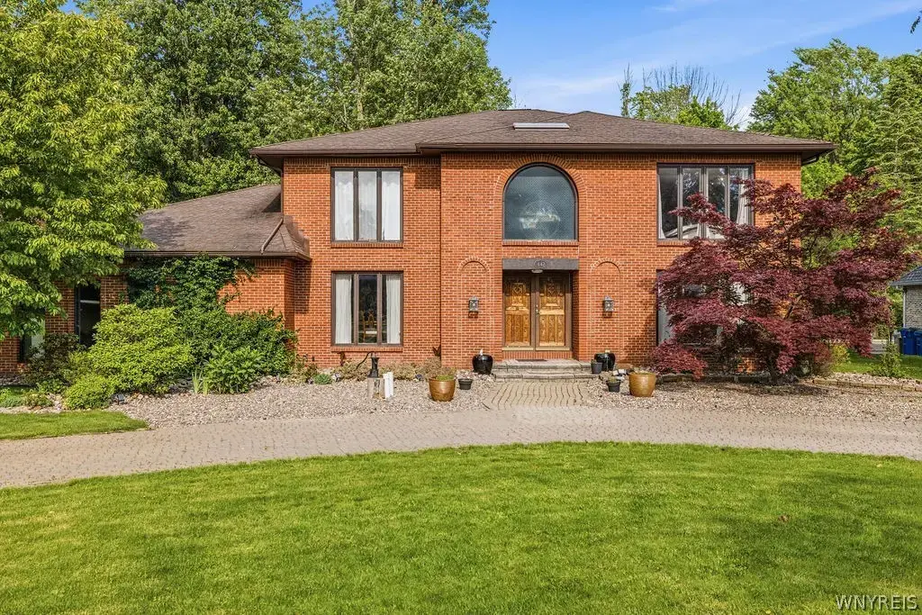 442 Forestview Drive, Amherst