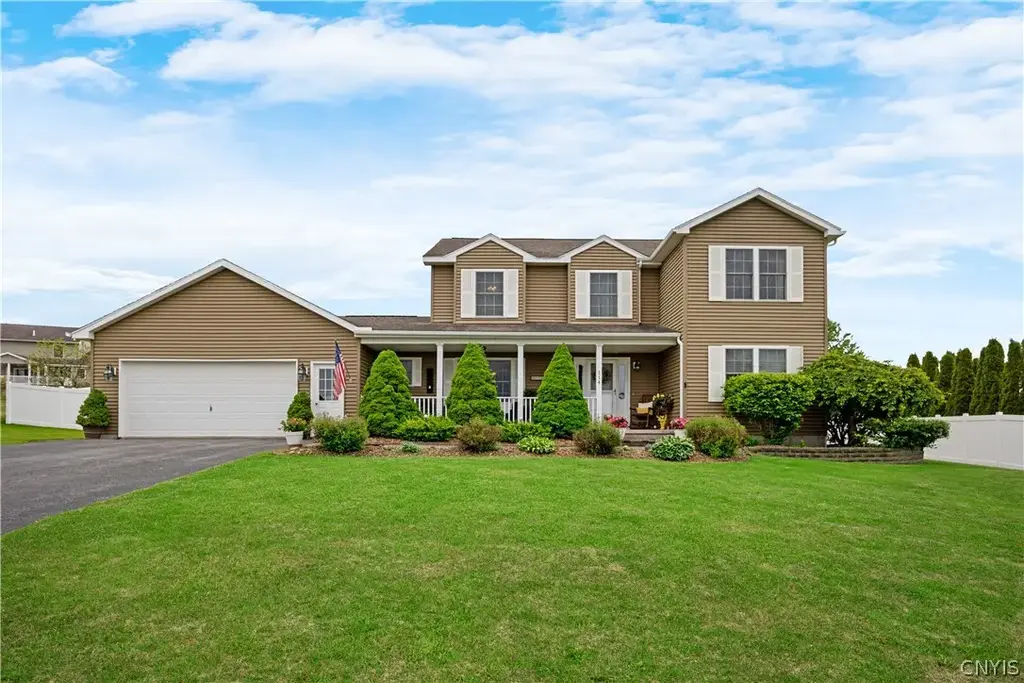 114 Willow Tree, Oneida