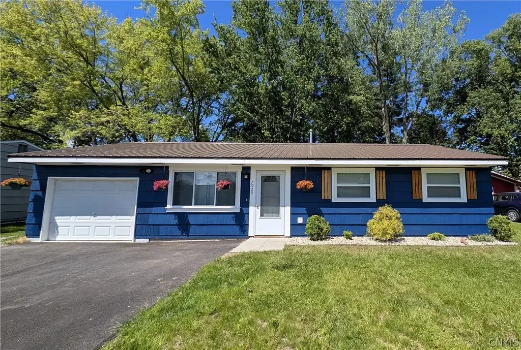 7925 Rinaldo Boulevard E, Cicero