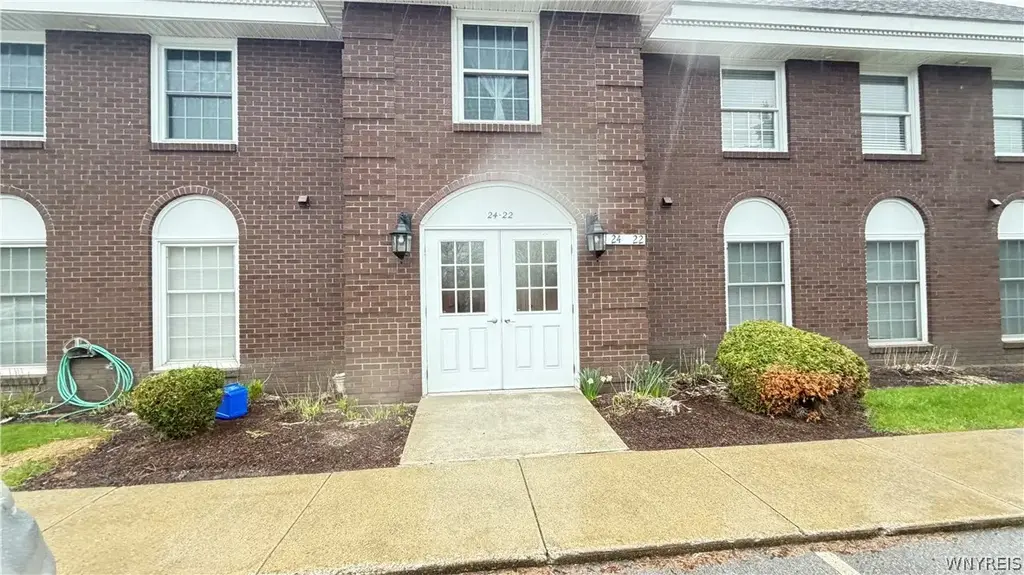 22 Bristol Drive # B, Amherst