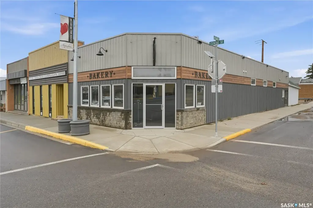 339 Centre Street, Assiniboia