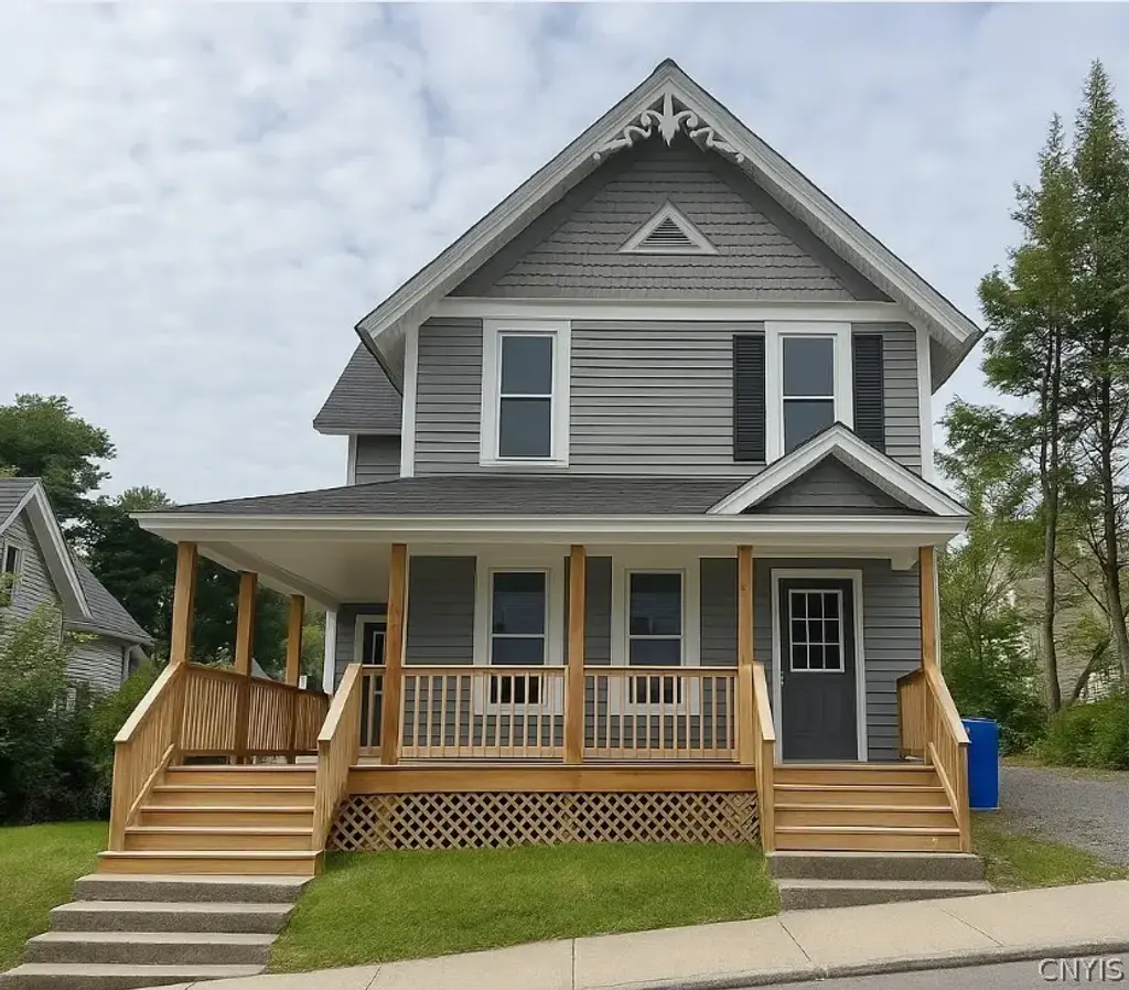 31 Clayton Avenue, Cortland