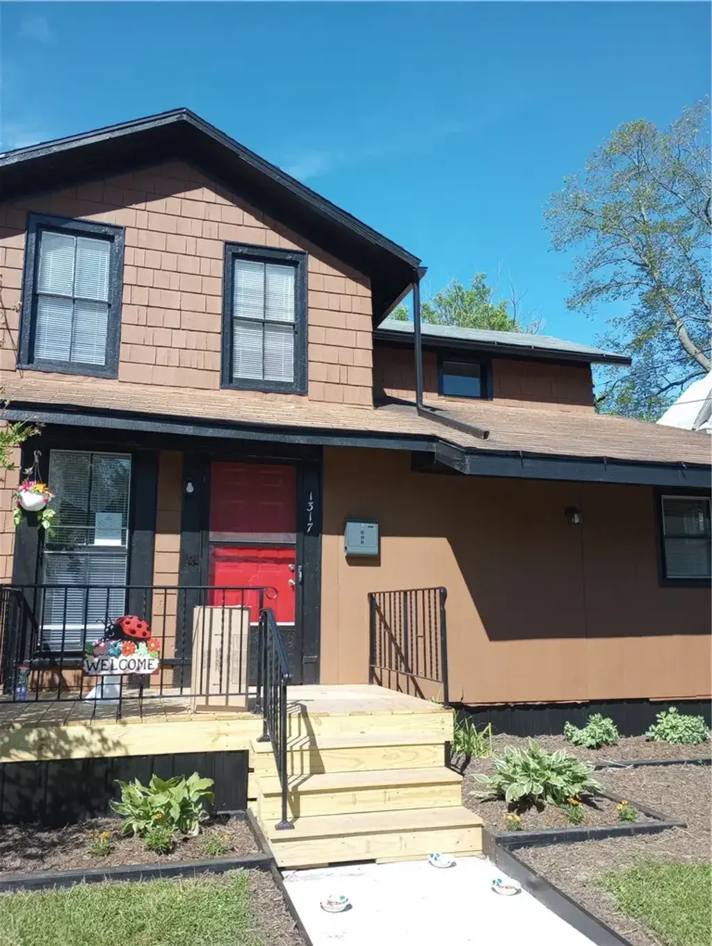 1317 Hall Street, Elmira City