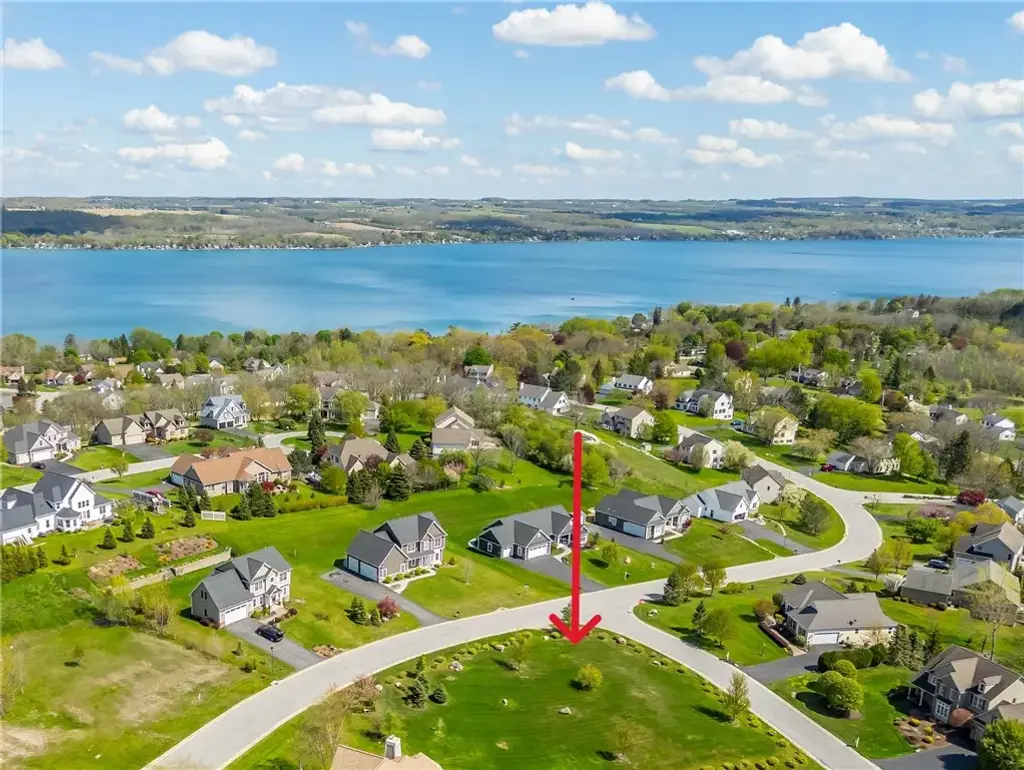 4996 Crescent Circle, Canandaigua Town