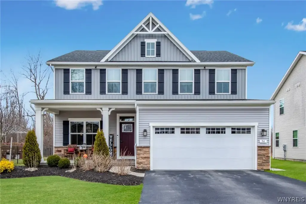 94 Lynette, Amherst