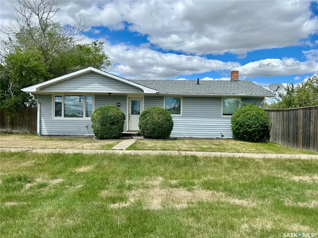 300 Main Street, Lang