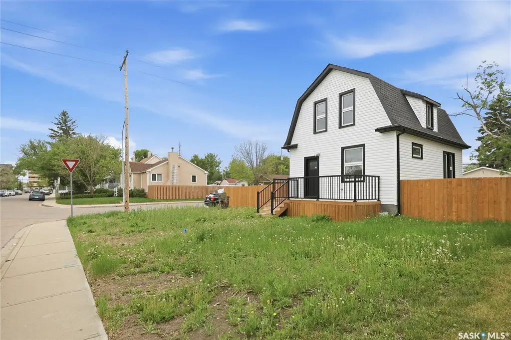 1376 King Street, Regina