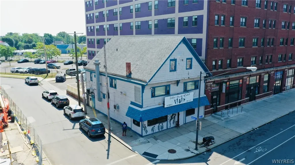 1677 Main Street, Buffalo