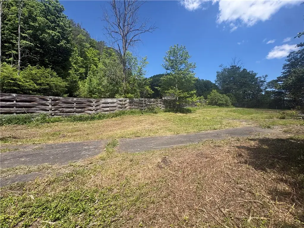 5386 County Route 11, Thurston